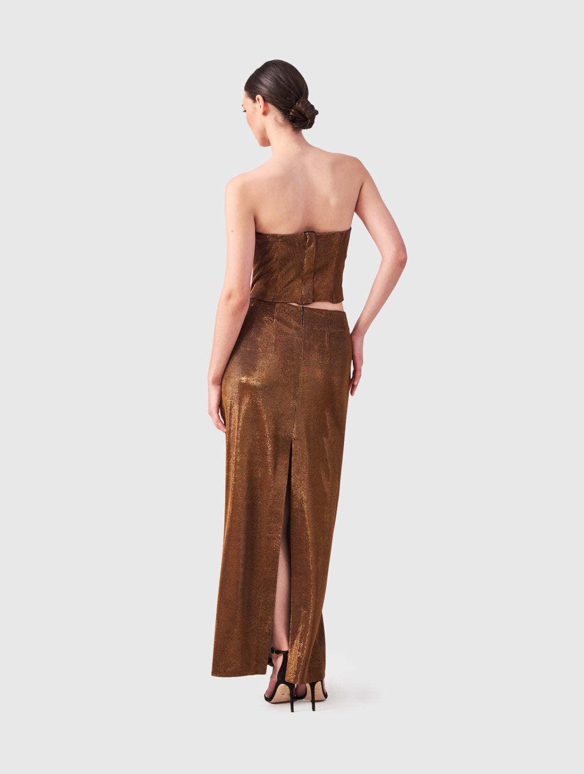 Helene_Galwas_traegerloses_Bustier_Hadice_model_front