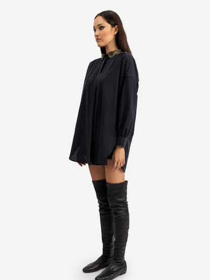 Die weite Seiden-Baumwoll-Bluse hat integrierte Seideneinsätze mit Lurex an Kragen, Schultern, Rücken von Helene Galwas
