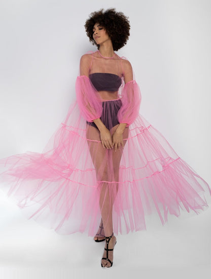 Neon pinkes Maxikleid aus Tüll mit weitem Rock und Puffärmeln