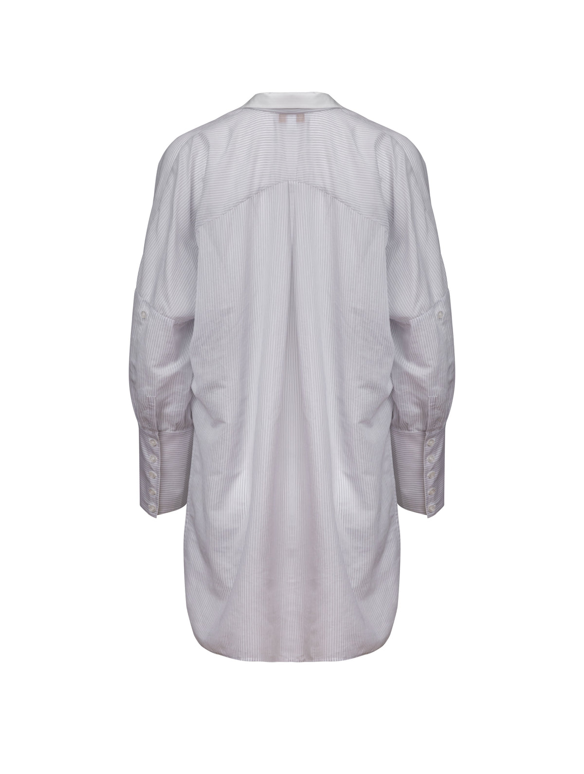 Gestreifte Oversized-Bluse mit hohen Seitenschlitzen, breiten Manschetten und geschwungener Rückenpasse