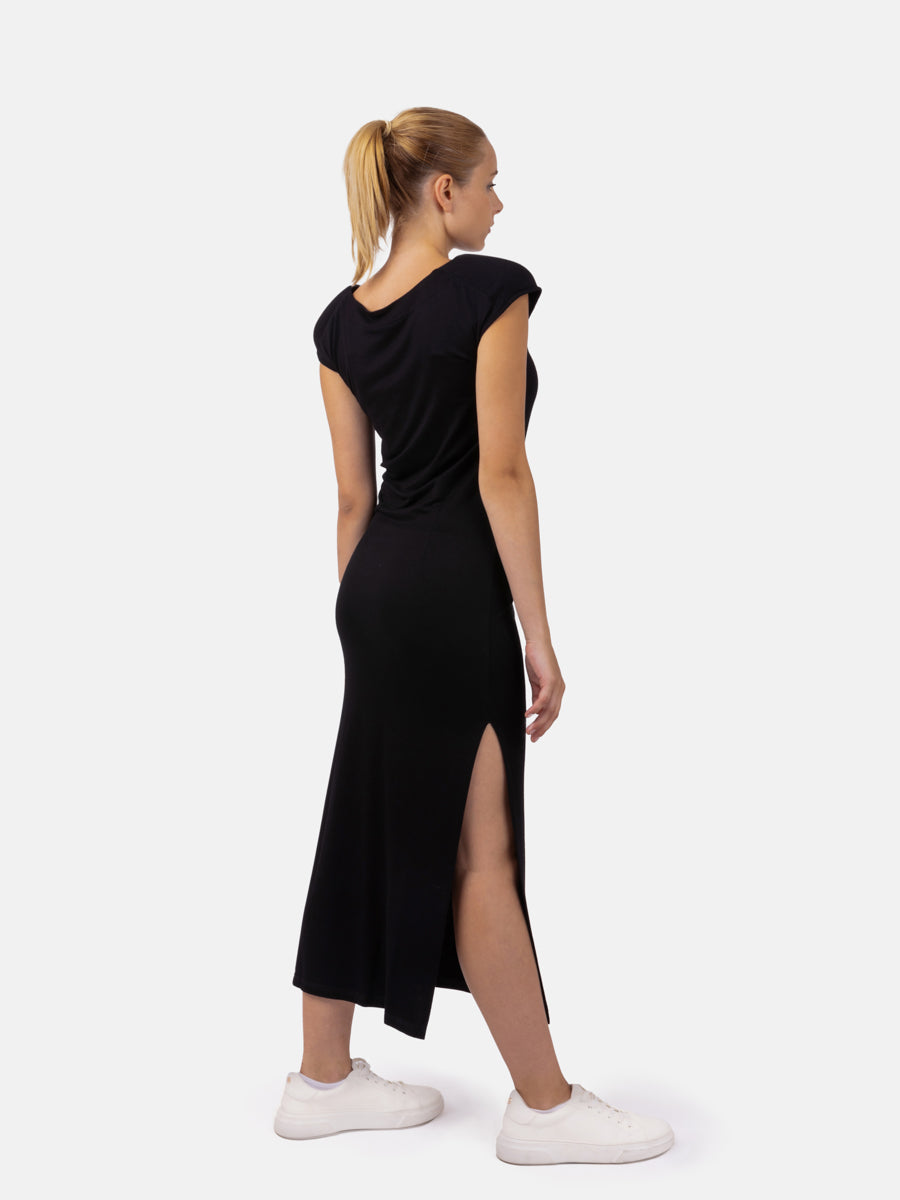 Midi-Schlauchkleid aus Edel-Jersey mit rundem Ausschnitt, Schulterpolstern und Schlitz an der Seite