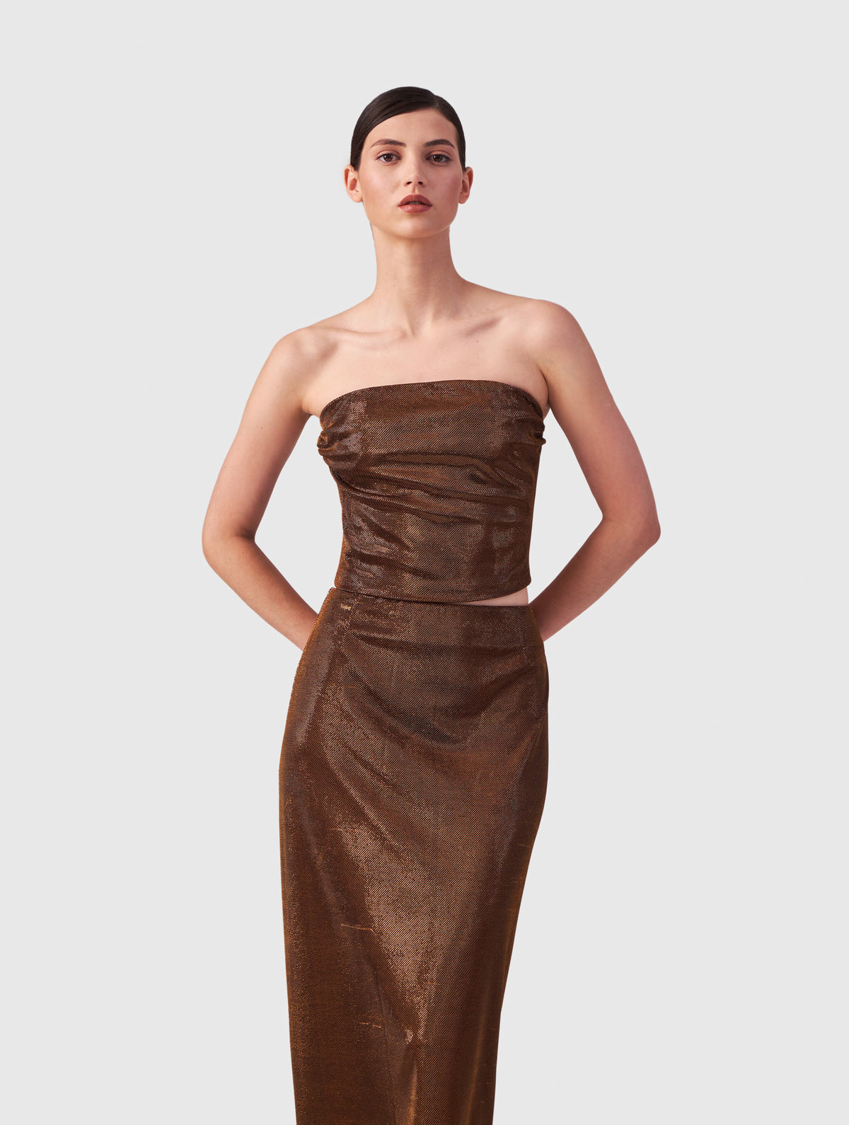 Helene_Galwas_traegerloses_Bustier_Hadice_model_front